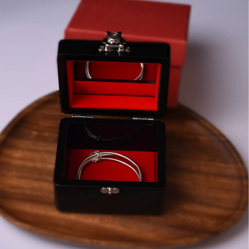 Lacquerware jewelry box Red velvet lining