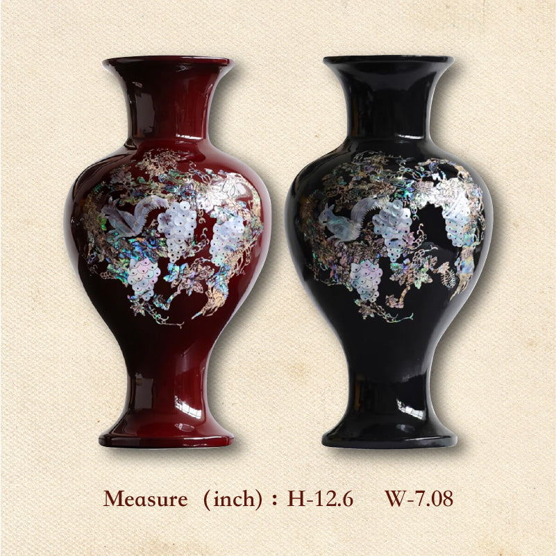 Black lacquerware vase Red lacquerware vase Artistic vase