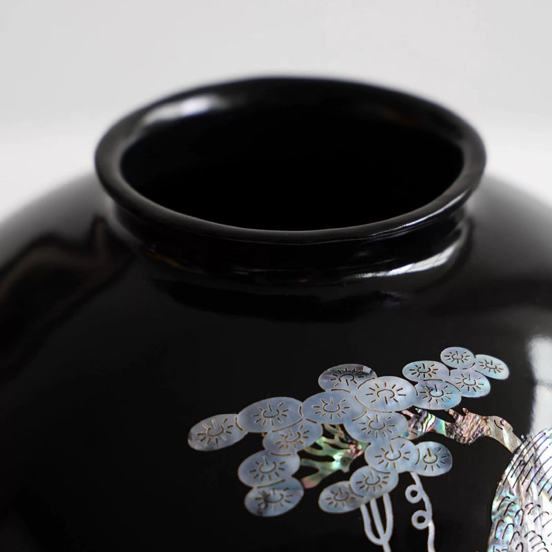 Black lacquerware Mother of pearl Lacquerware vase