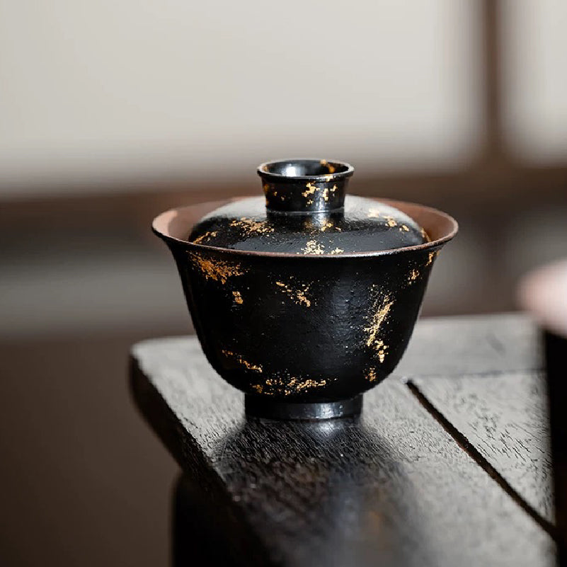 Black lacquerware Tea Cup with Gold Foil