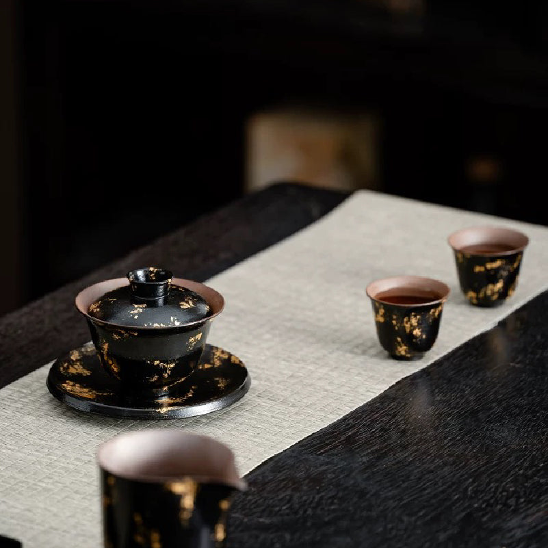 Black lacquerware Tea Cup with Gold Foil