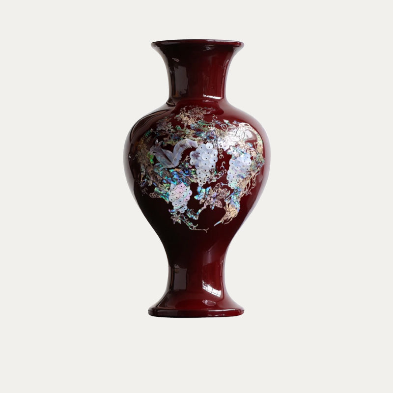 Black lacquerware vase Red lacquerware vase Artistic vase