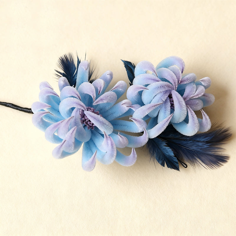 Handmade Ronghua Blue Velvet Chrysanthemum Hairpin